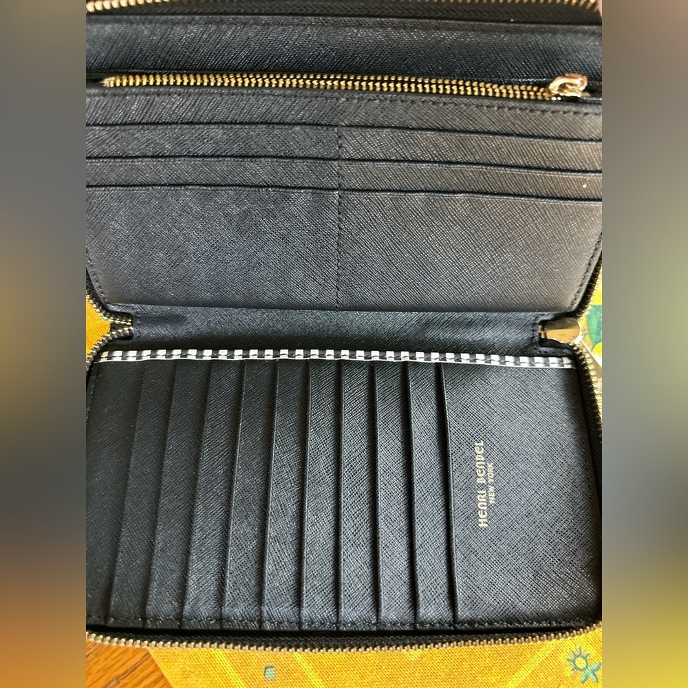 Henri Bendel New York Black Zip around Wallet Gold Palm Leaves EUC - Picture 6 of 11